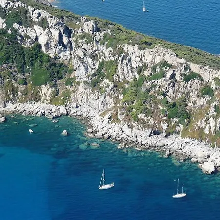 Apartment Evasion Ensoleillee Ile De Porquerolles Superbe T3 Hyeres