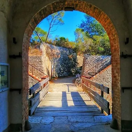 Evasion Ensoleillee Ile De Porquerolles Superbe T3 Apartment